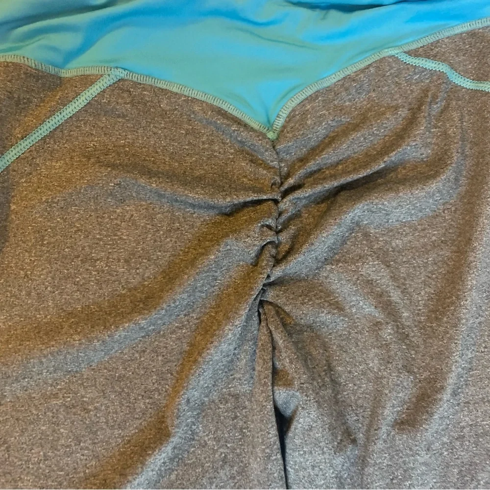 Gray and Blue Leggings with scrunch back - Picture 3 of 3
